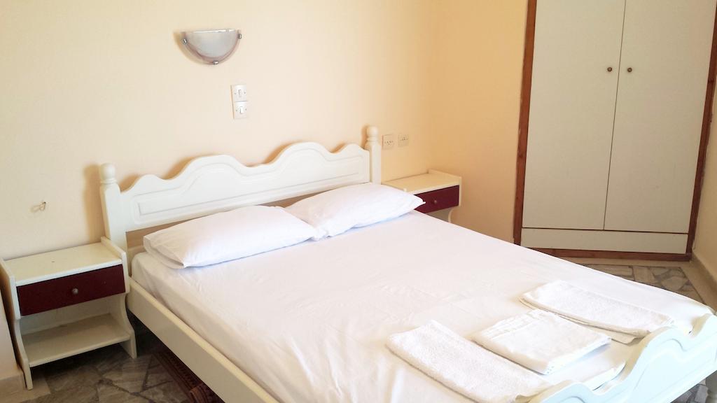 Intos Apartments Agios Nikolaos  客房 照片
